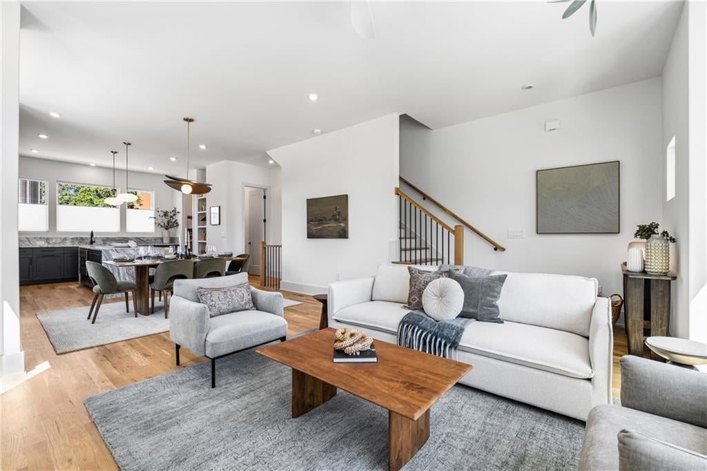 404 Linden Avenue NE 24
