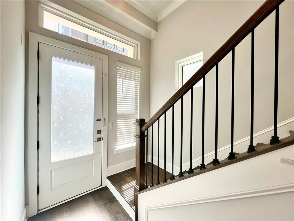 579 Broadview Place NE