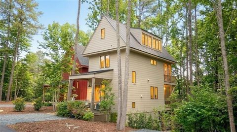 Homes For Sale - 110 Arcadia Avenue<br/> Fayetteville, GA 30214