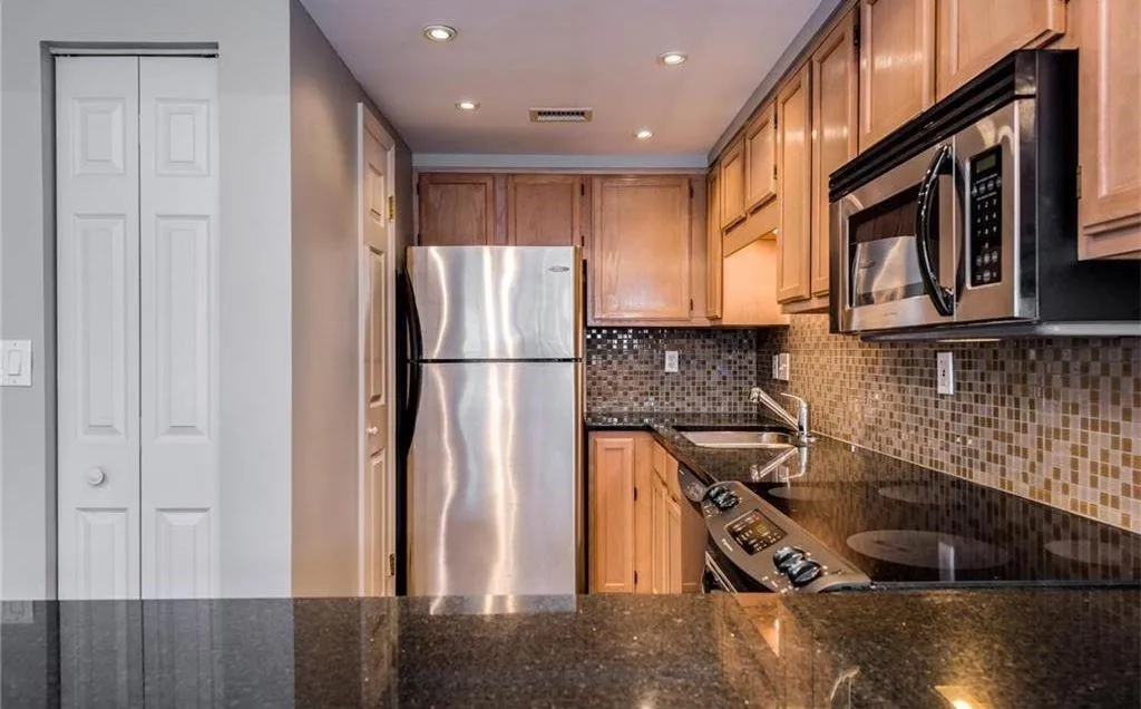 Atlanta, Georgia 30309, United States, 2 Bedrooms Bedrooms, ,2 BathroomsBathrooms,Residential,Active,95103