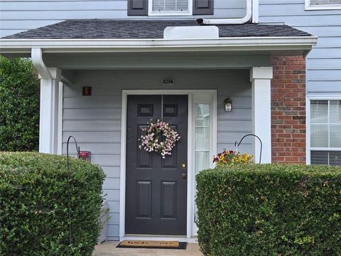 812 VININGS FOREST Lane SE Smyrna GA 30080
