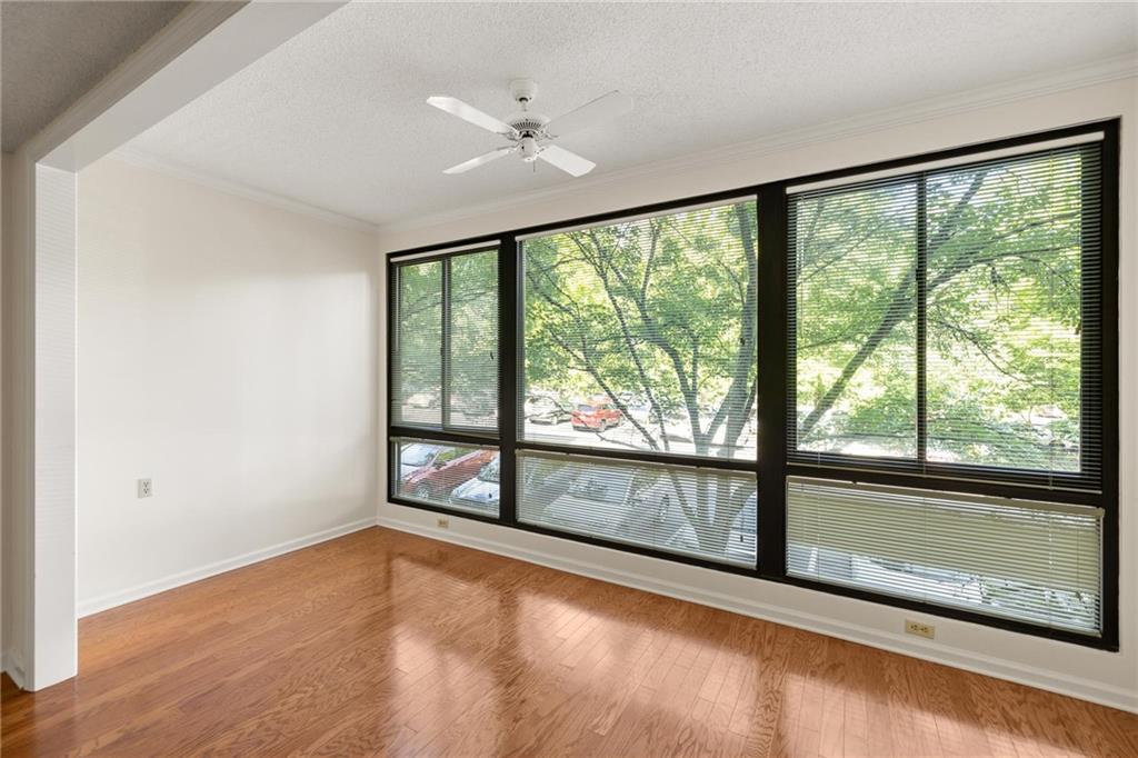 1800 Clairmont Lake 216