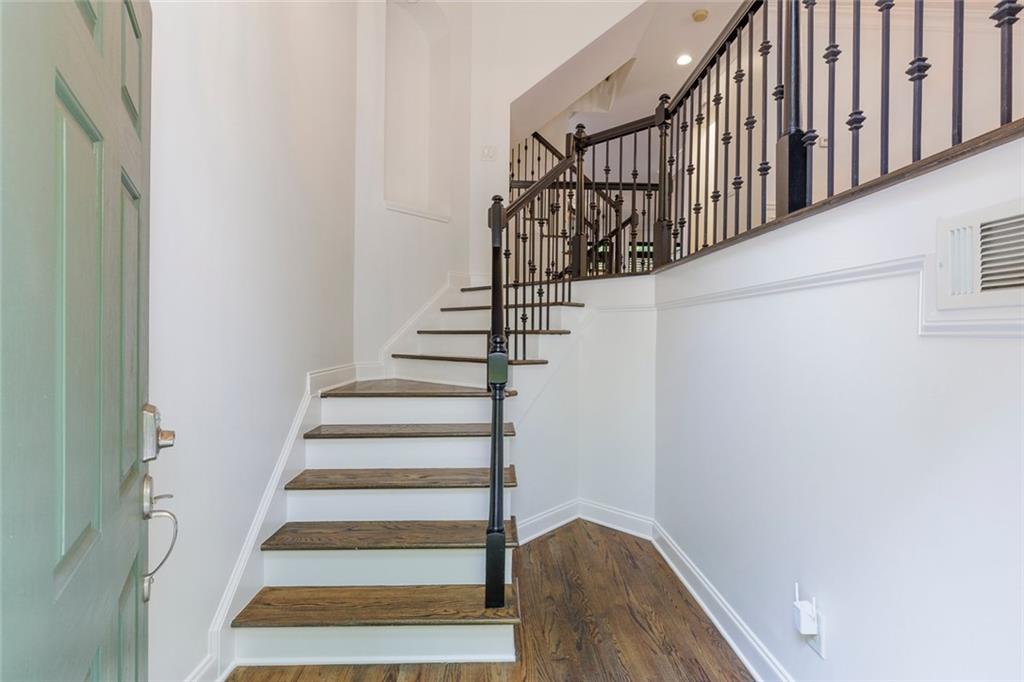 5561 Julian Place