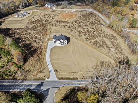 A home in Dacula