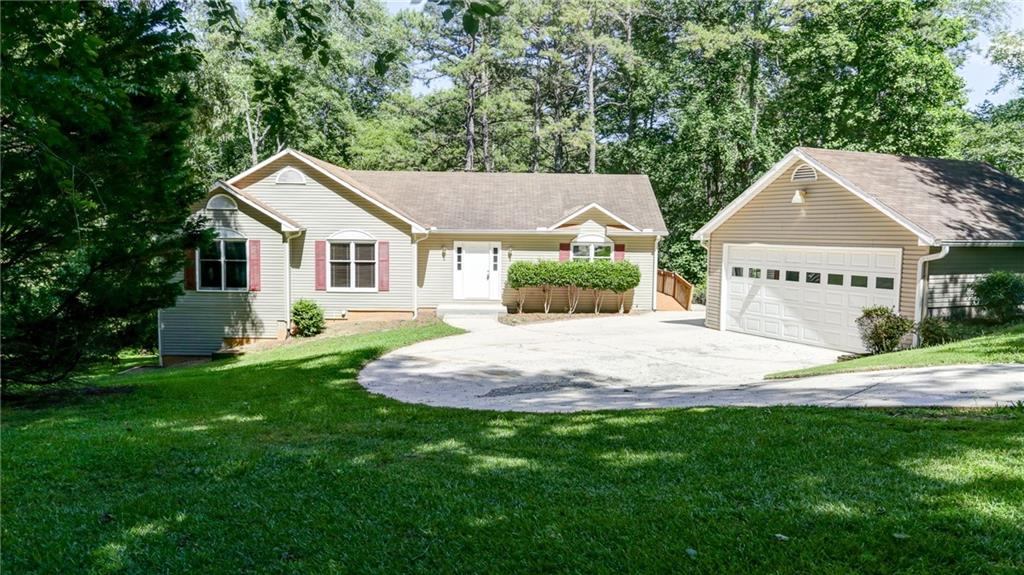121 Lake Drive, Dawsonville, Georgia image 1