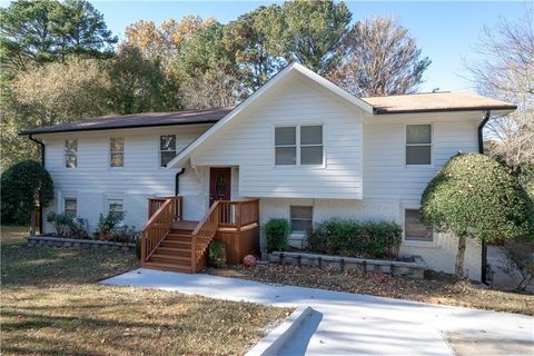 Photo of 3599 Lower Roswell Road, Marietta, GA 30068 (MLS # 7750965)