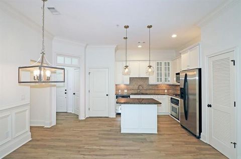 Condo For Sale - 11 Perimeter Center #1303<br/> Dunwoody, GA 30346