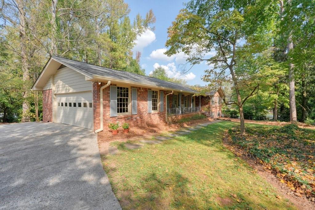 2607 Club Valley Drive NE