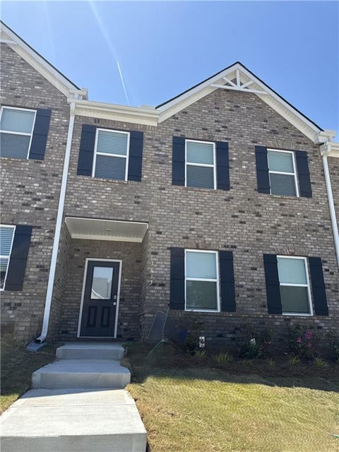 Townhouse For Sale - 3641 Parkway James Drive<br/> Snellville, GA 30039