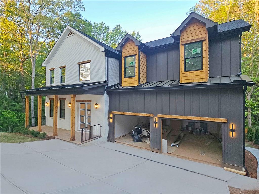 132 Lakeshore Drive NE