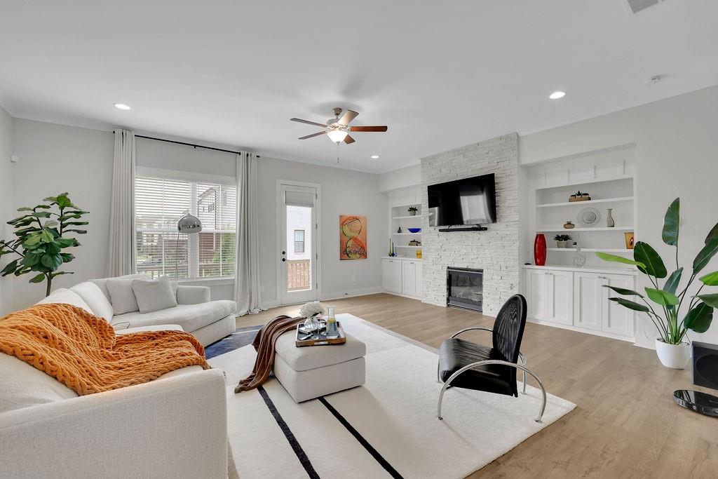 820 Fair View Circle