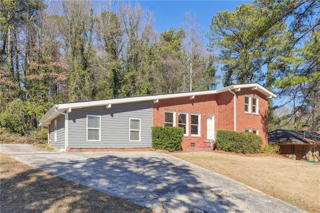 3035 Mclendon Circle, Atlanta, Georgia image 4