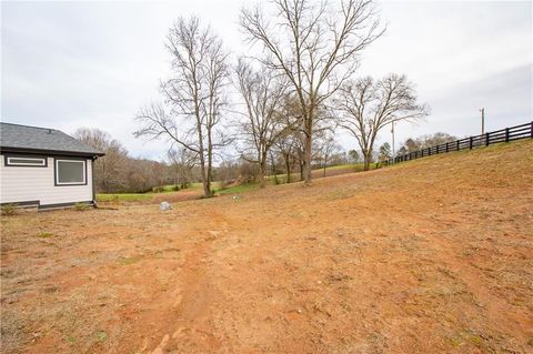 A home in Hoschton