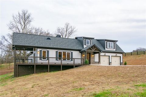 A home in Hoschton