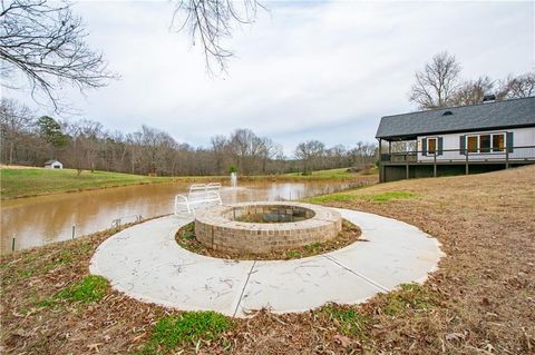 A home in Hoschton