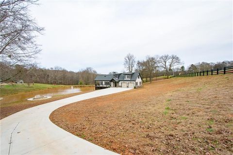 A home in Hoschton