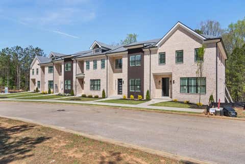 Townhouse For Sale - 157 Brush Creek Court<br/> Stockbridge, GA 30218