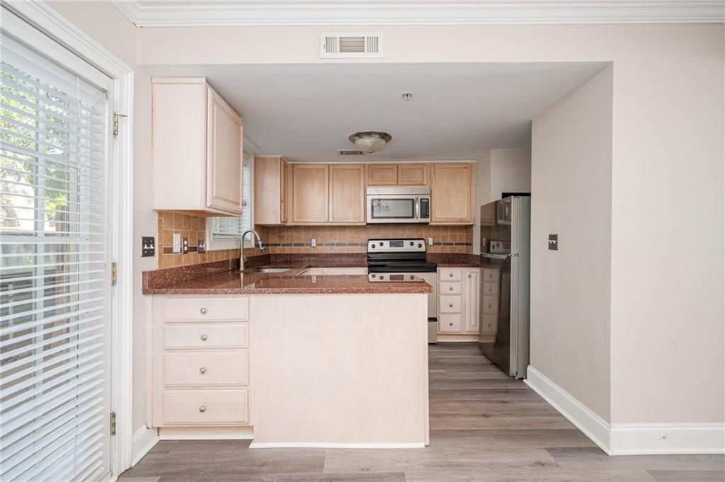 Villas of Vinings Condos - Residential Lease