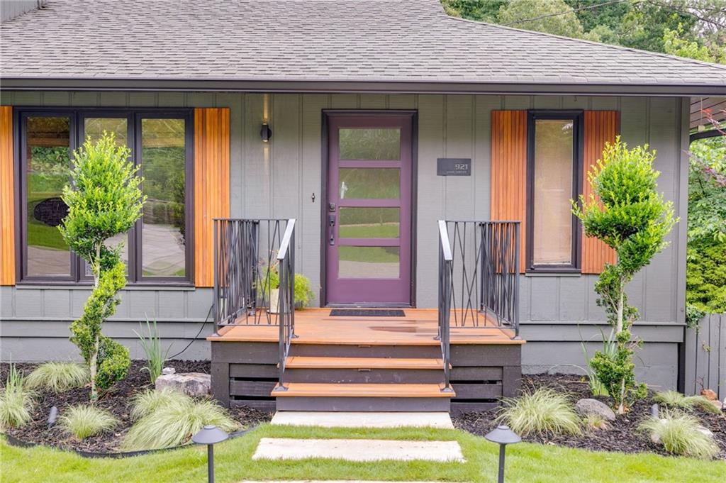 921 Oak Drive