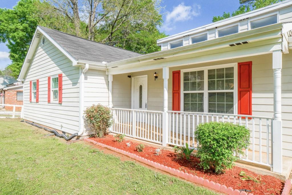 3732 Charlotte Drive, Rex, Georgia image 1