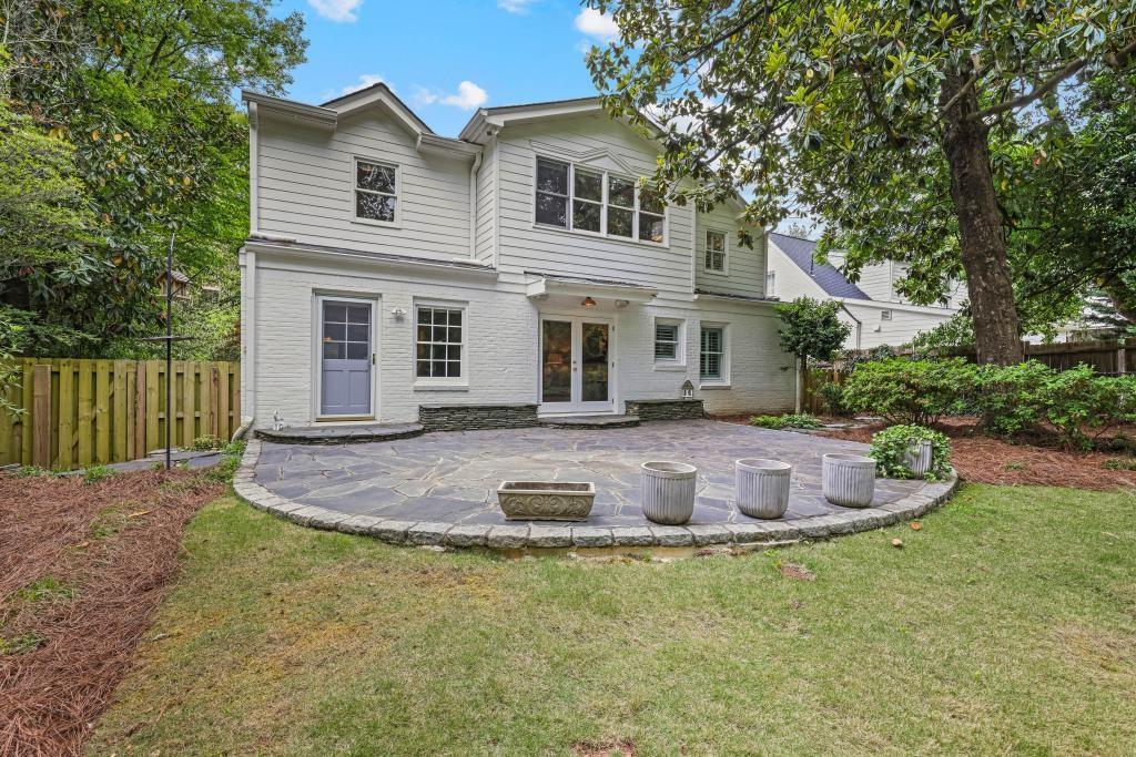 256 Alberta Drive NE