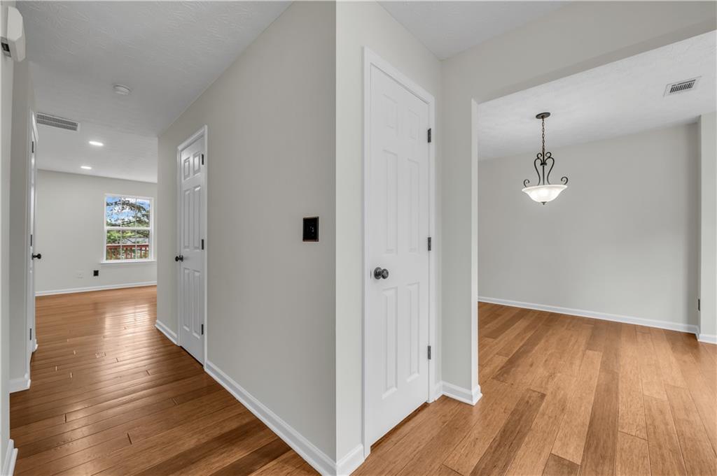 3943 Alexandra Oak Court, Suwanee, Georgia image 9