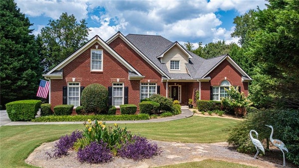 2768 CLEARWATER SPRINGS DR, BUFORD, GA 30519 - Image 63f8b391e42c78effbe7ea6492e2deb3/2056936668