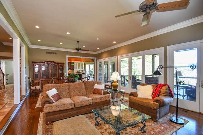 2555 Fairview Drive, Cumming, Georgia image 10