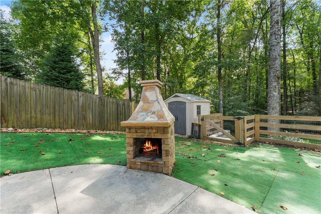 5825 Birch Ridge Trail
