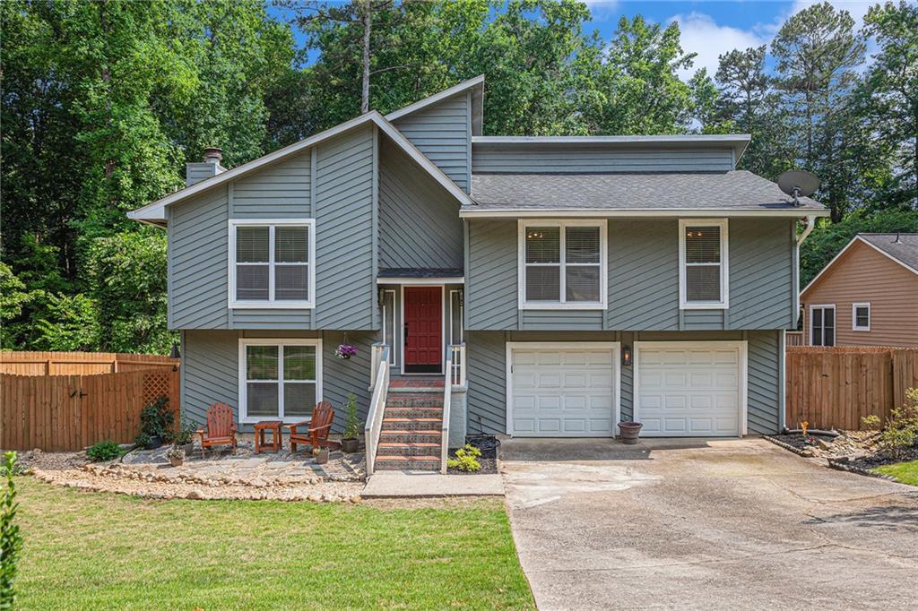 Recent improvements in this renovated FABULOUS 4 BR 3 BA home in Roswell. Gorgeous sunroom. Renovated bathrooms with oversized walk-in shower. Updated kitchen with newer appliances, custom cabinetry and quartz countertops. Lower level can be used as a teen or in-law suite with a cozy fireplace. Your very own fenced in private countryclub/oasis in your backyard. Oversized deck for entertaining. Firepit for extra fun with friends and family. Super convenient to parks (Newtown, Big Creek Greenway, East Roswell Park) including excellent walking and bike trails. Very close to downtown Alpharetta and Roswell - great shopping at Avalon and Halcyon and some of the best restaurants in Metro Atlanta. Easy access to 400.