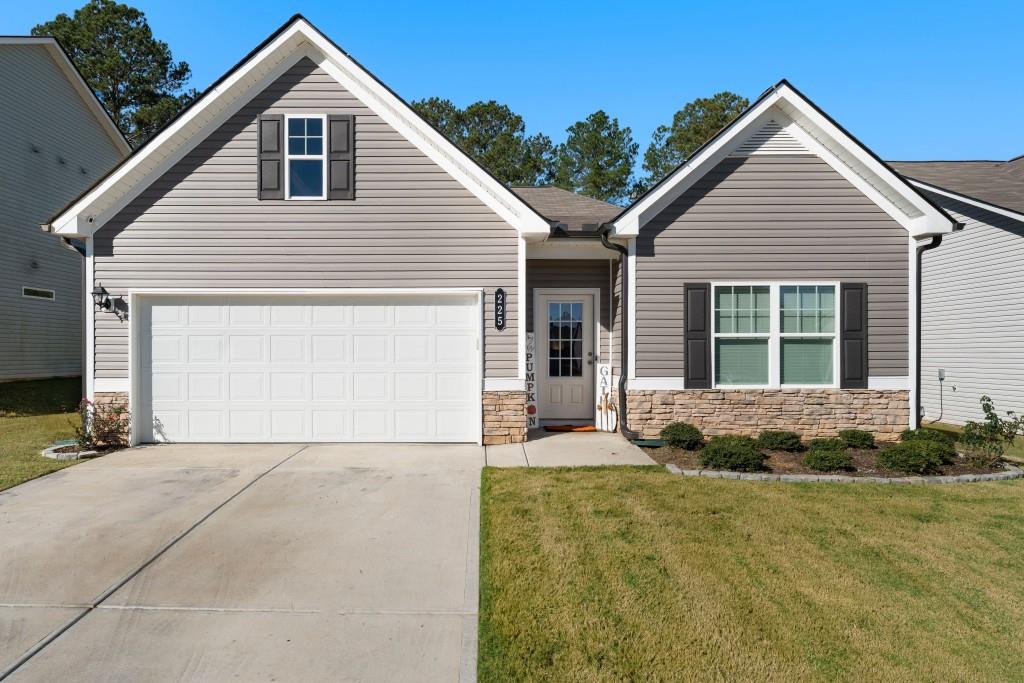Photo 1 of 31 — 225 Sycamore Drive, Calhoun, GA 30701