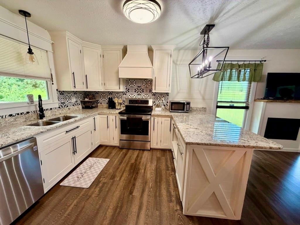 4886 Buchanan Highway