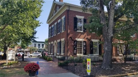 A home in Dahlonega