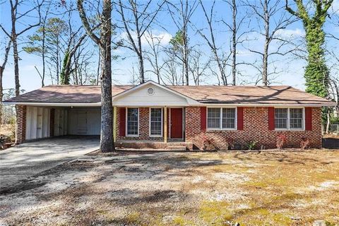 Homes For Sale - 215 Lakeview Drive<br/> Temple, GA 30179