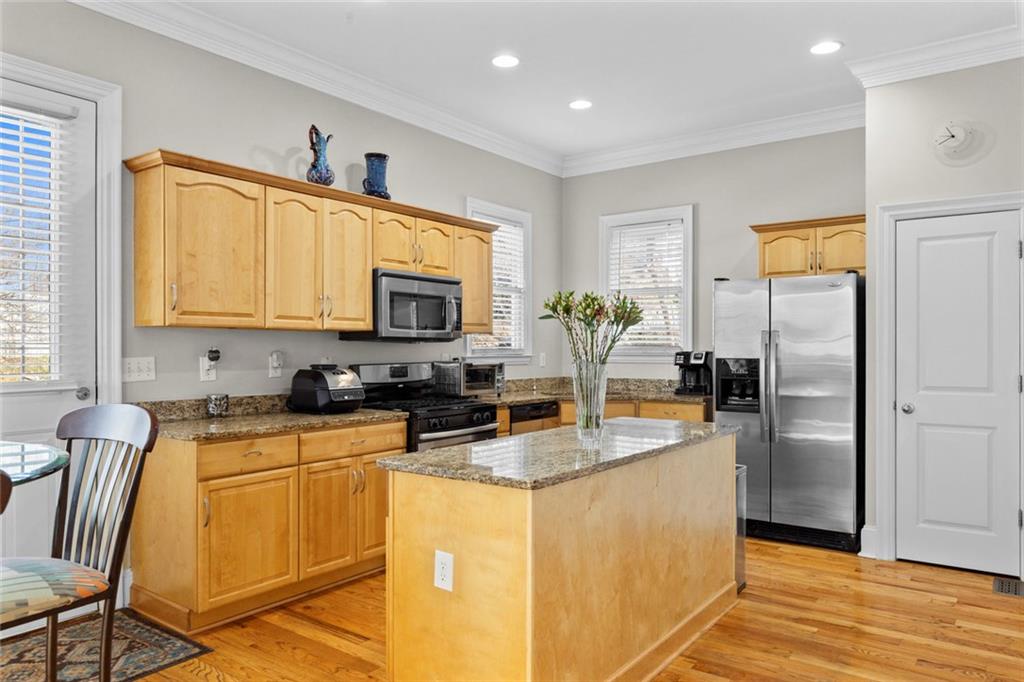 786 SE Connally Street SE