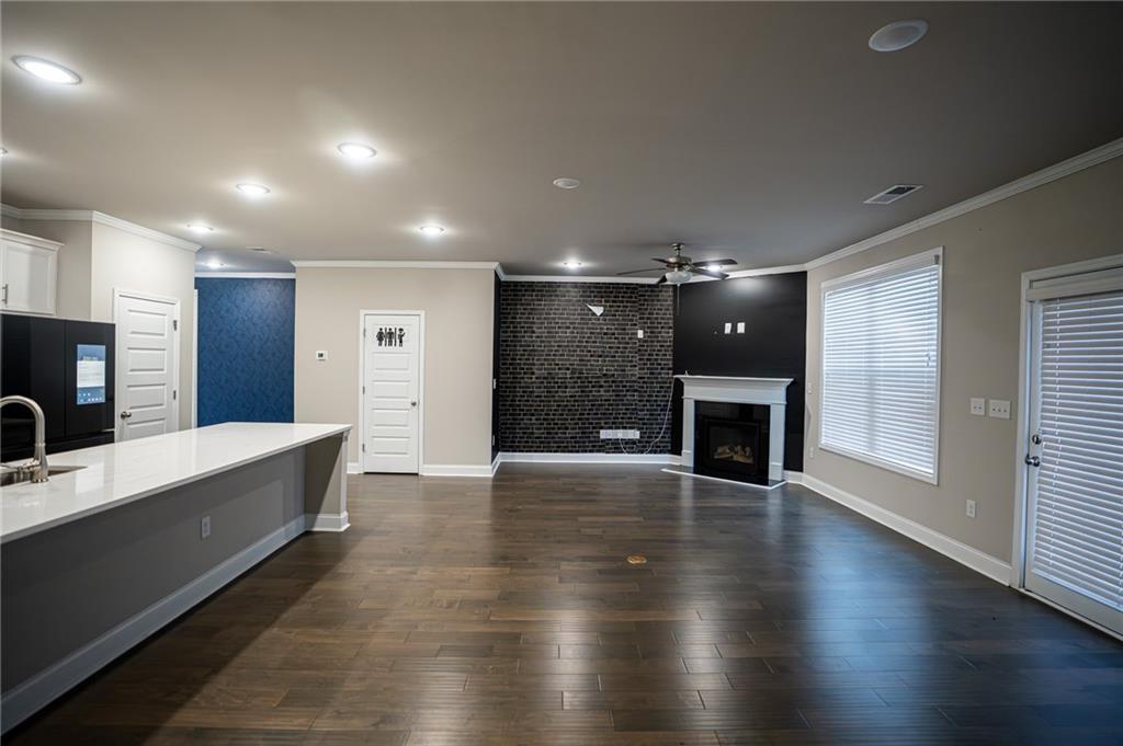 2215 Manor Pointe Drive