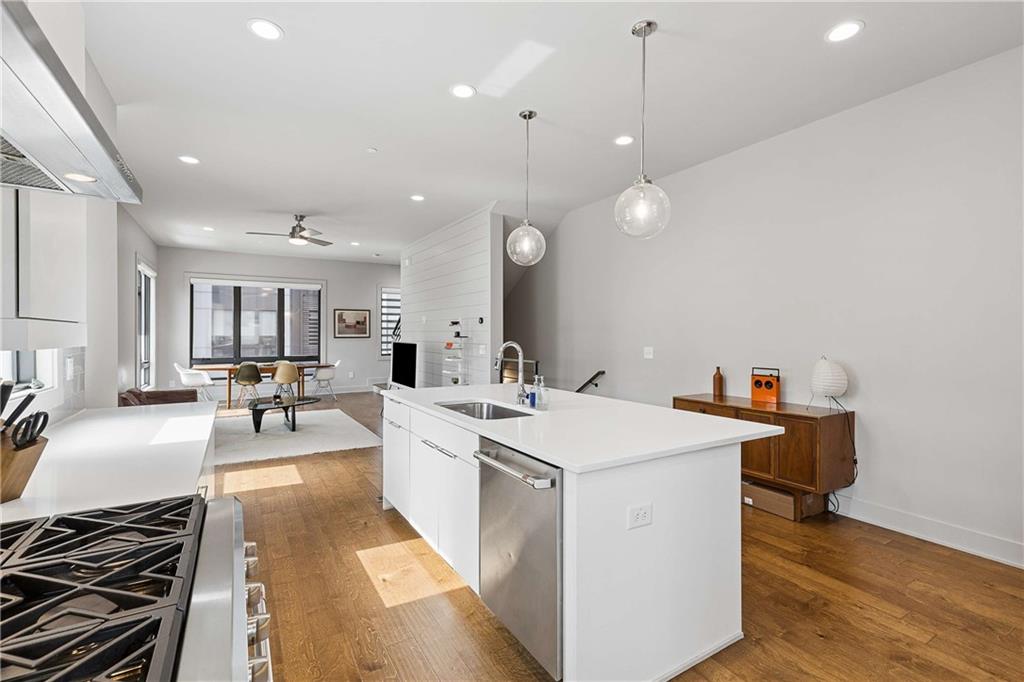 102 City View Court NE