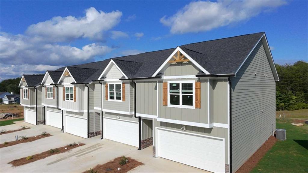 6326 Pine Ridge Point