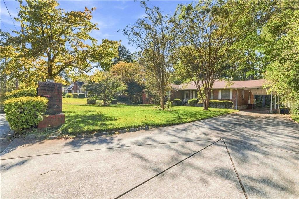 1305 Pollard Drive SW