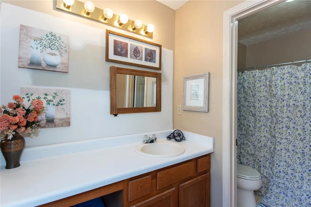 Norcross, Georgia 30093, United States, 2 Bedrooms Bedrooms, ,3 BathroomsBathrooms,Residential,Active,238108