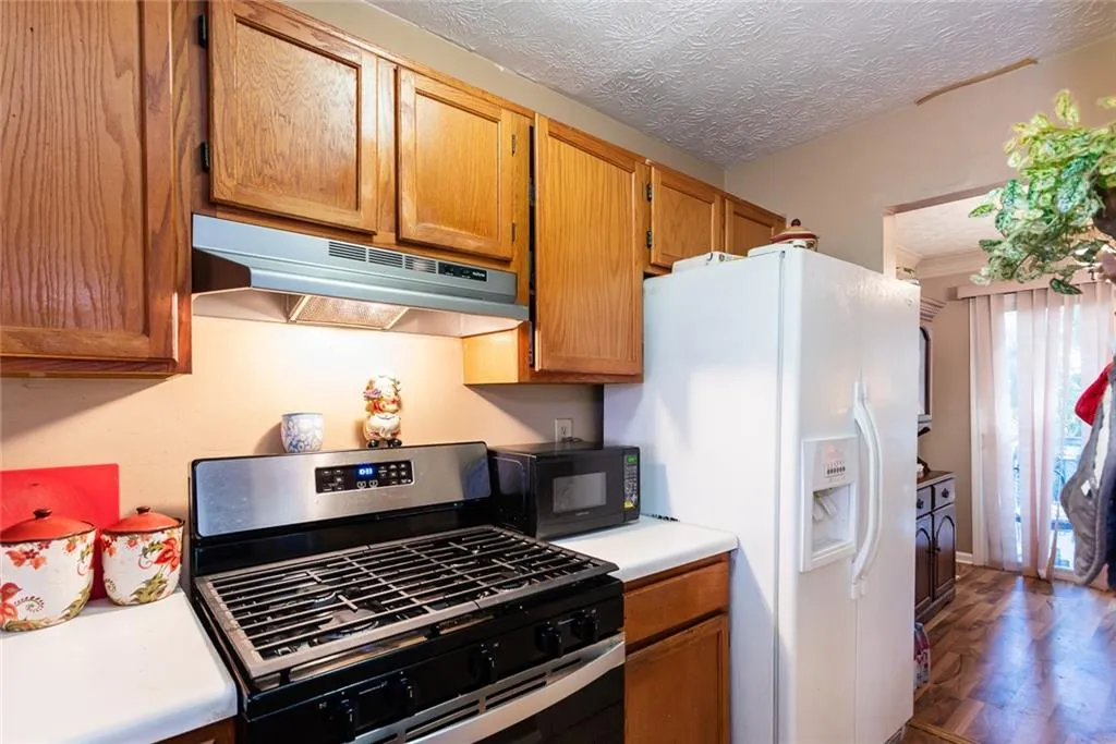 Norcross, Georgia 30093, United States, 2 Bedrooms Bedrooms, ,3 BathroomsBathrooms,Residential,Active,238108