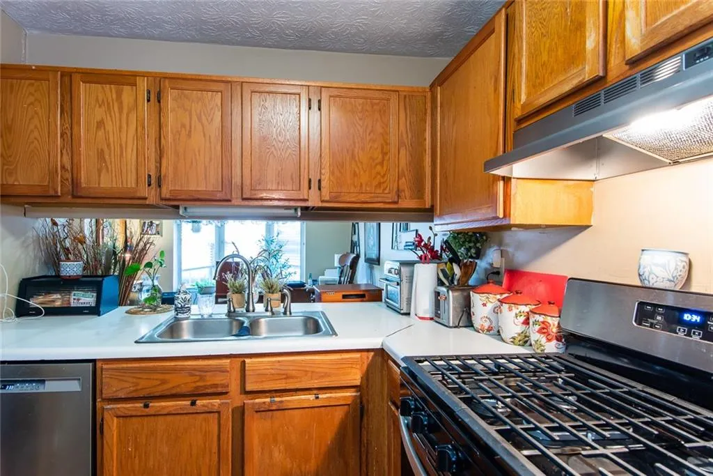 Norcross, Georgia 30093, United States, 2 Bedrooms Bedrooms, ,3 BathroomsBathrooms,Residential,Active,238108