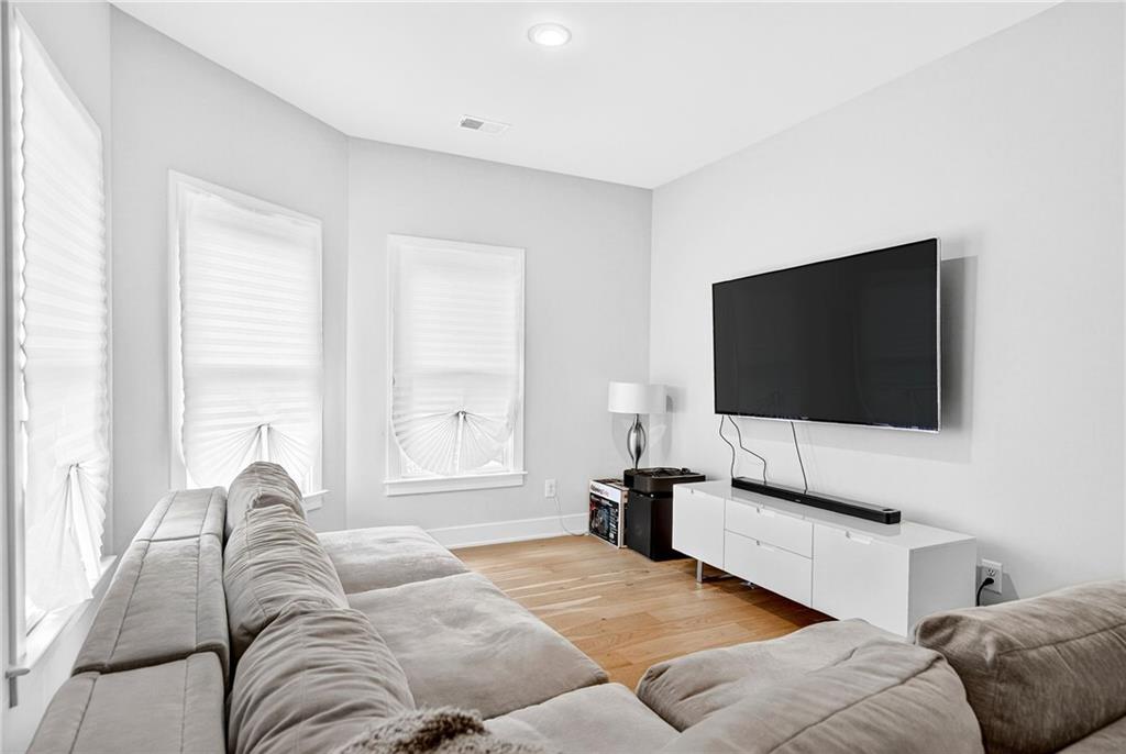 CAMBRIDGE WALK - Residential