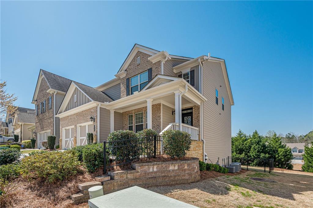 1225 Roswell Manor Circle