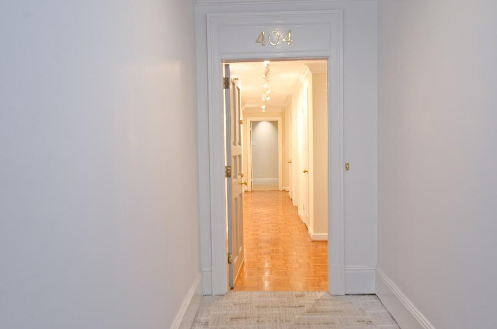 2734 Peachtree Road NW C-404