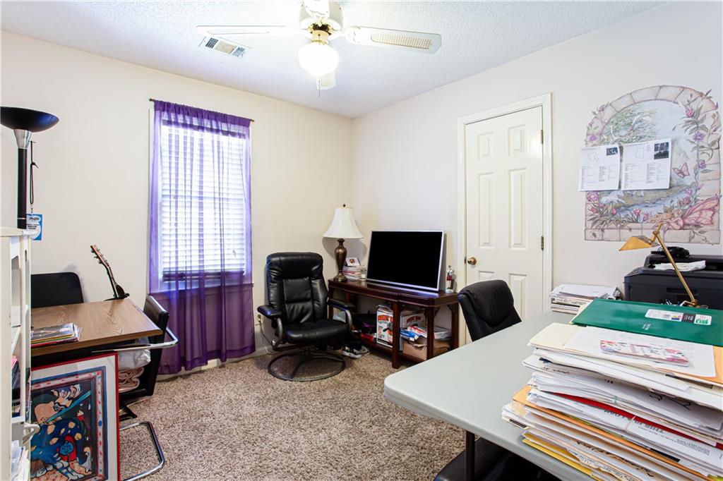 3612 Tree View Drive, Snellville, Georgia image 30