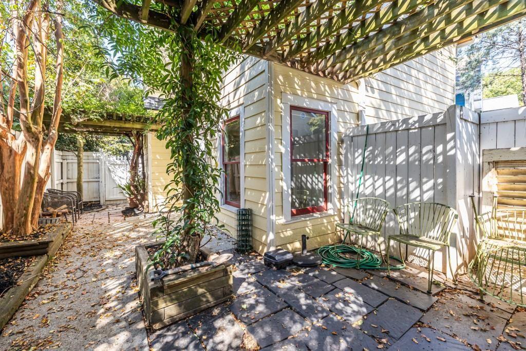 320 Glenwood Avenue
