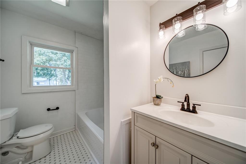 1399 Pollard Drive, Atlanta, Georgia image 25