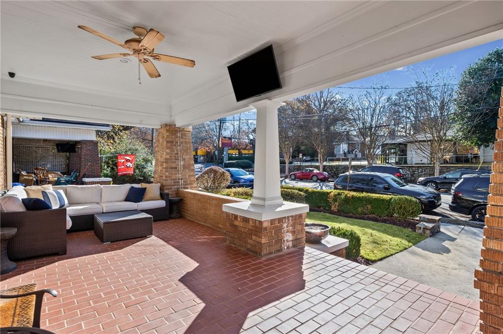 972 Virginia Avenue NE