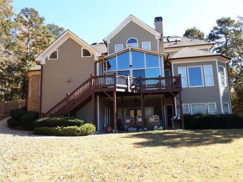 A home in Dacula